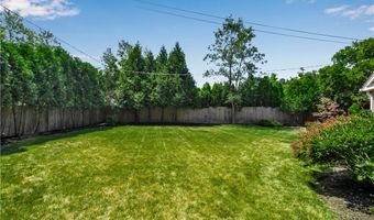 21 Tee Ct, Amherst, NY 14221