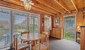 64 Burnside Ave, Narragansett, RI 02882