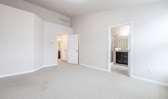 2715 S Spurway Dr, Ann Arbor, MI 48105