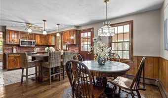 4 Karen Ln, Bristol, RI 02809