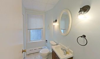 36 Dixon St, Newport, RI 02840