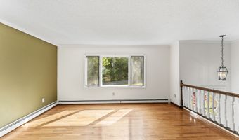 26 Harbor Ridge Rd, Danbury, CT 06811