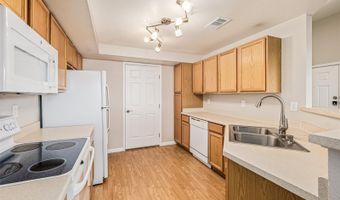 5726 N Genoa Way 301, Aurora, CO 80019