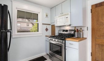 410 Elizabeth St, Albion, MI 49224