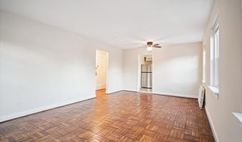 2040 N VERMONT St 105, Arlington, VA 22207
