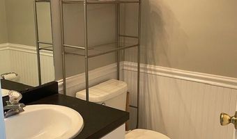 32 Toppinglift Dr, Bayville, NJ 08721