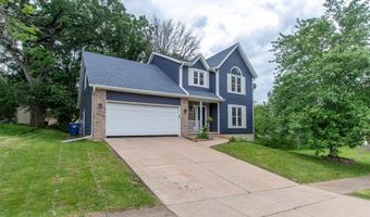 1329 W 51ST St, Davenport, IA 52806