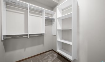 500 E Cairos Pl, Brandon, SD 57005