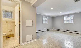 5813 MIDHILL St, Bethesda, MD 20817