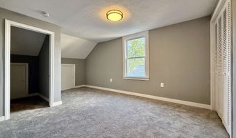 29 Fordway St, Derry, NH 03038