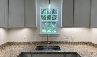 180 Lovers Ln, Alto, TX 75925