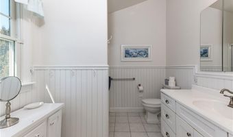56 Marine Dr, Narragansett, RI 02882