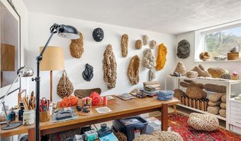 152 Hamilton Ave, Jamestown, RI 02835