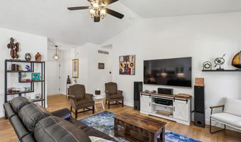 910 NE 45th St, Ankeny, IA 50021