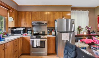 10 Ridgewood Dr, Augusta, ME 04330