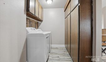 621 E Easy St, Caldwell, ID 83605