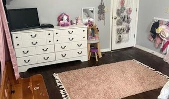 220 S Park Ave, Aurora, MO 65605