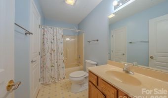 902 Woodlea Ct, Asheville, NC 28806