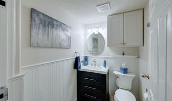 1923 Eastridge Dr, Arkansas City, KS 67005