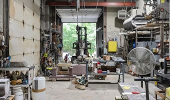 4 Chase Hill Rd, Hopkinton, RI 02804