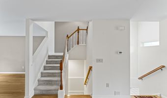 12 Boulevard Dr 21-130, Danbury, CT 06810