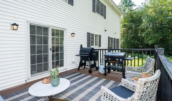 20 Babbidge Rd, Falmouth, ME 04105