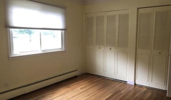 1261 Island Dr 102, Ann Arbor, MI 48105