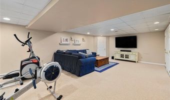 212 Orchard Woods Dr, North Kingstown, RI 02874