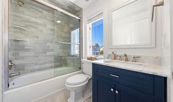 10 11TH St, Beach Haven, NJ 08008