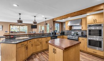 42 Hill Rd, Allentown, NJ 08501