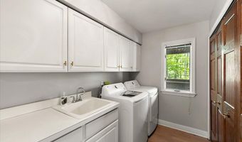 3427 E Dobson Pl, Ann Arbor, MI 48105
