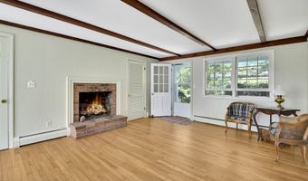 3 Deerfield Dr, Clinton, CT 06413