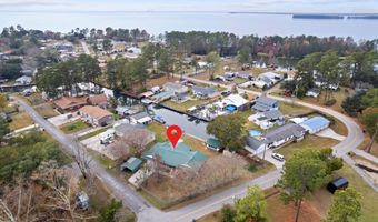 402 Chippendale Ln, Bonneau, SC 29431