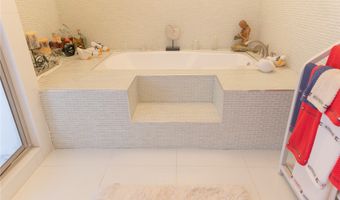 98-628 Kuini St, Aiea, HI 96701