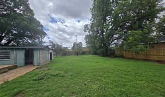 624 Navajoe Rd, Altus, OK 73521