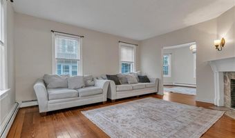 86 Westwood Ave, Cranston, RI 02905