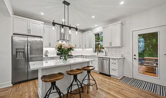586 Kuehnle Ave, Ann Arbor, MI 48103