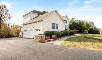 24 CLEARWATER Dr, Allentown, NJ 08501