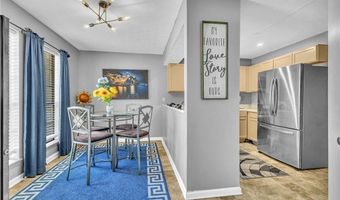 824 Brandy Oaks Ln, Stone Mountain, GA 30088