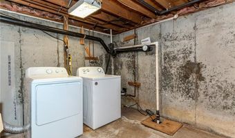 12 Twin Leaf Trl, Narragansett, RI 02874