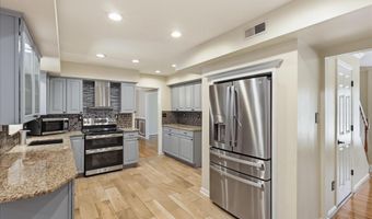 4003 KLOMAN St, Annandale, VA 22003