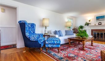 170 Pilgrim Pkwy, Warwick, RI 02888