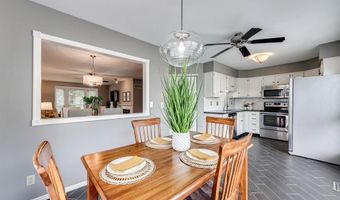 1632 Whispering Creek Dr, Ballwin, MO 63021