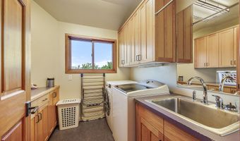940 Pinecrest Ter, Ashland, OR 97520
