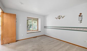 207 CARLSON St, Cheyenne, WY 82009