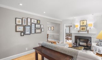 4004 ESTABROOK Dr, Annandale, VA 22003