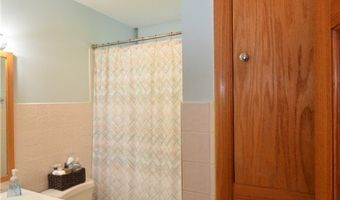 759 Tallkron Dr, Akron, OH 44305