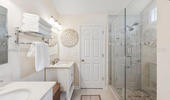 4 Lake Linden Pl, Bluffton, SC 29910