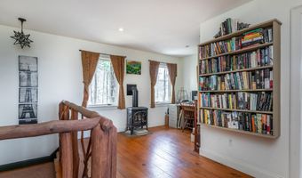 19 Hollenbeck Rd, Cornwall, CT 06031