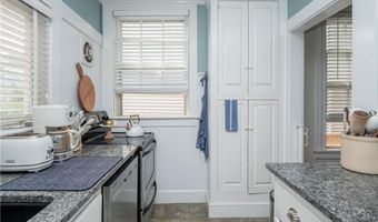 1 Pell St, Newport, RI 02840